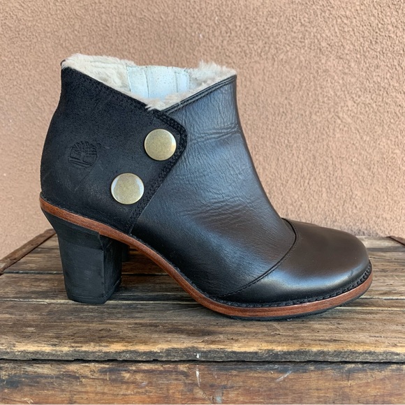 Timberland Faux Fur Lined Ankle Boot - Picture 2 of 9